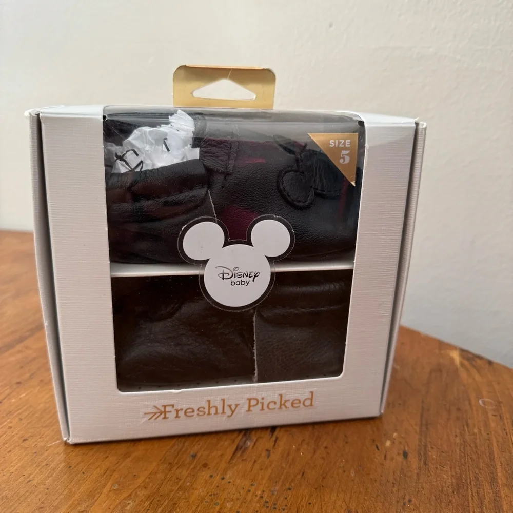 Freshly Picked Disney Mickey Mouse City Moccasins Mini Soles Size 5